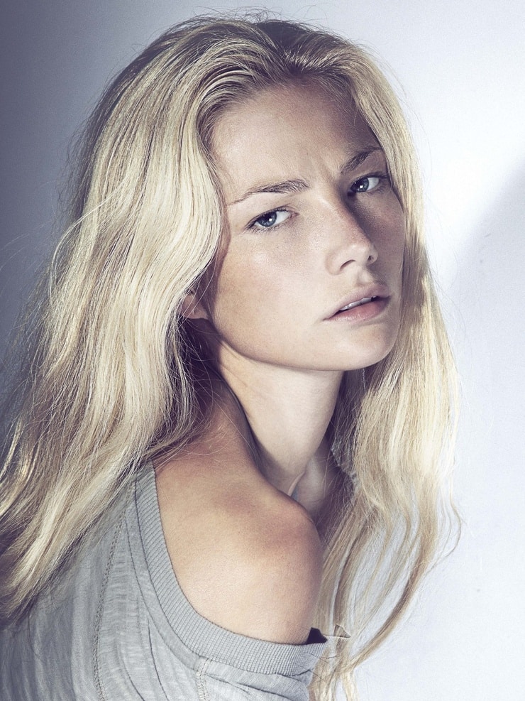 Picture of Clara Paget