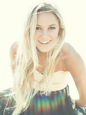 Maika Monroe image