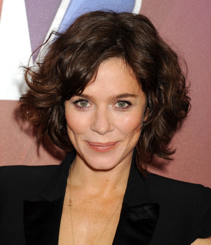 Next photo of Anna Friel