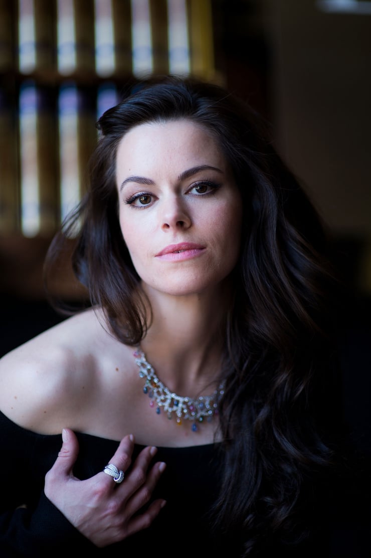 Next photo of Emily Hampshire