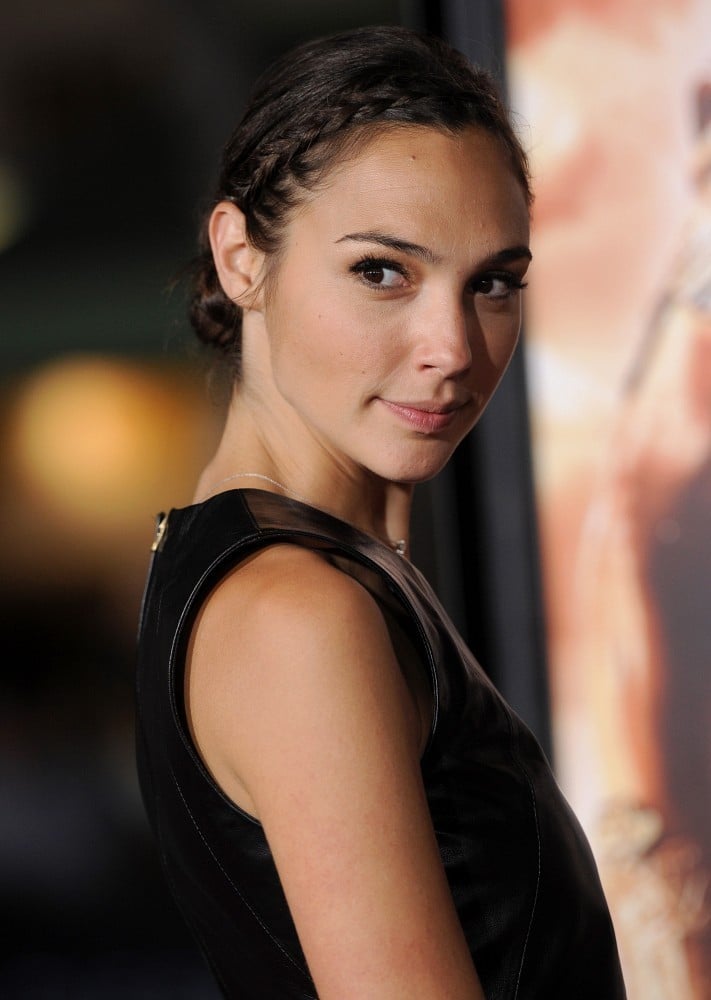 Галь гадот киноактрисы. Галь Гадот. Gal Gadot Форсаж. Галь Гадот 2009. Галь Гадот Форсаж 4.