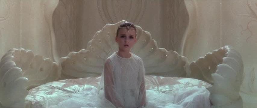 Tami Stronach