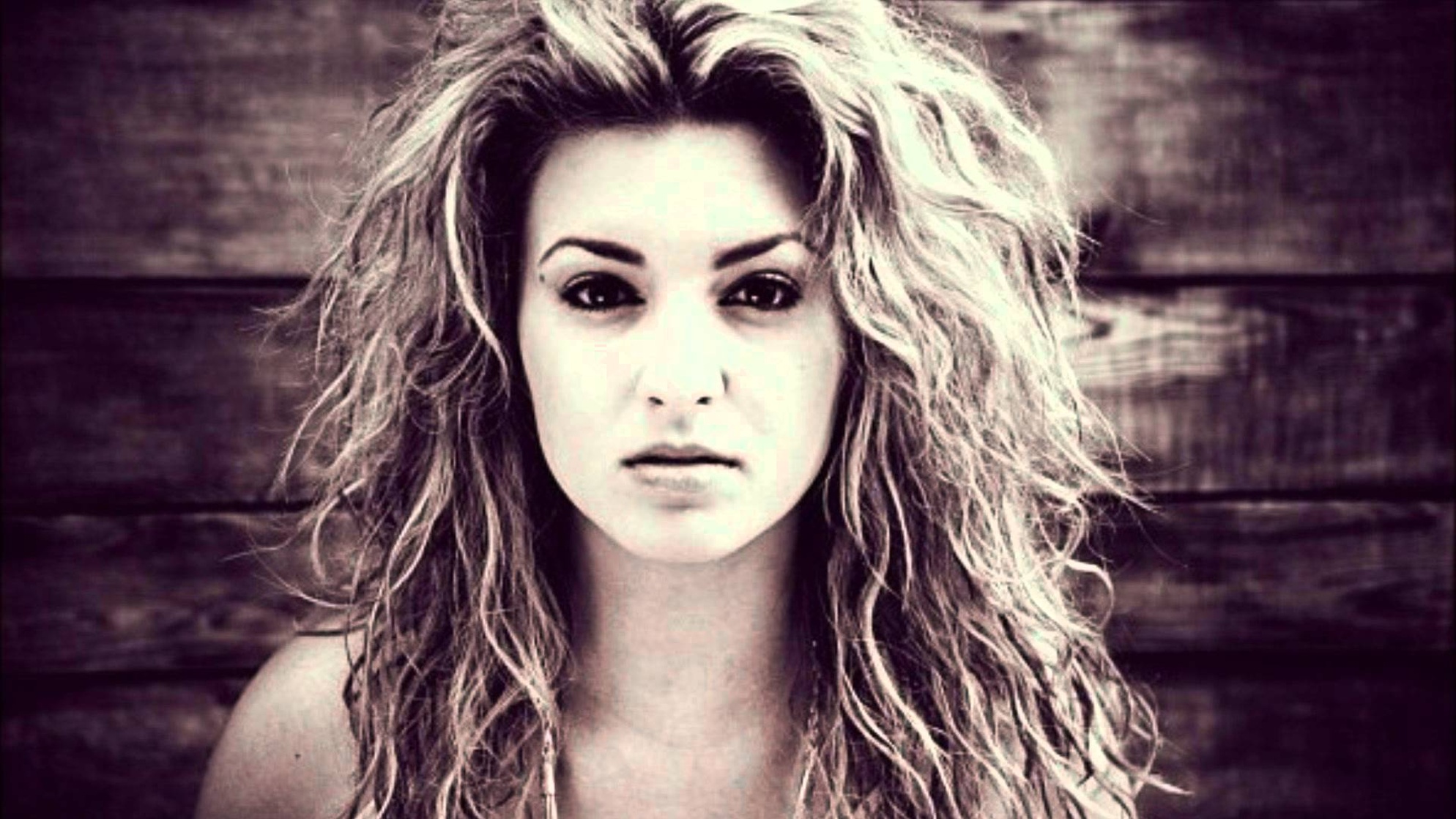 Tori Kelly