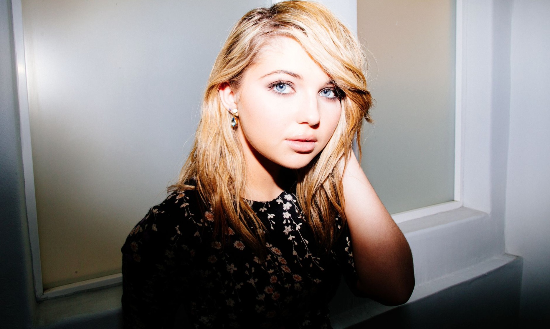 Sammi Hanratty Sammi Hanratty