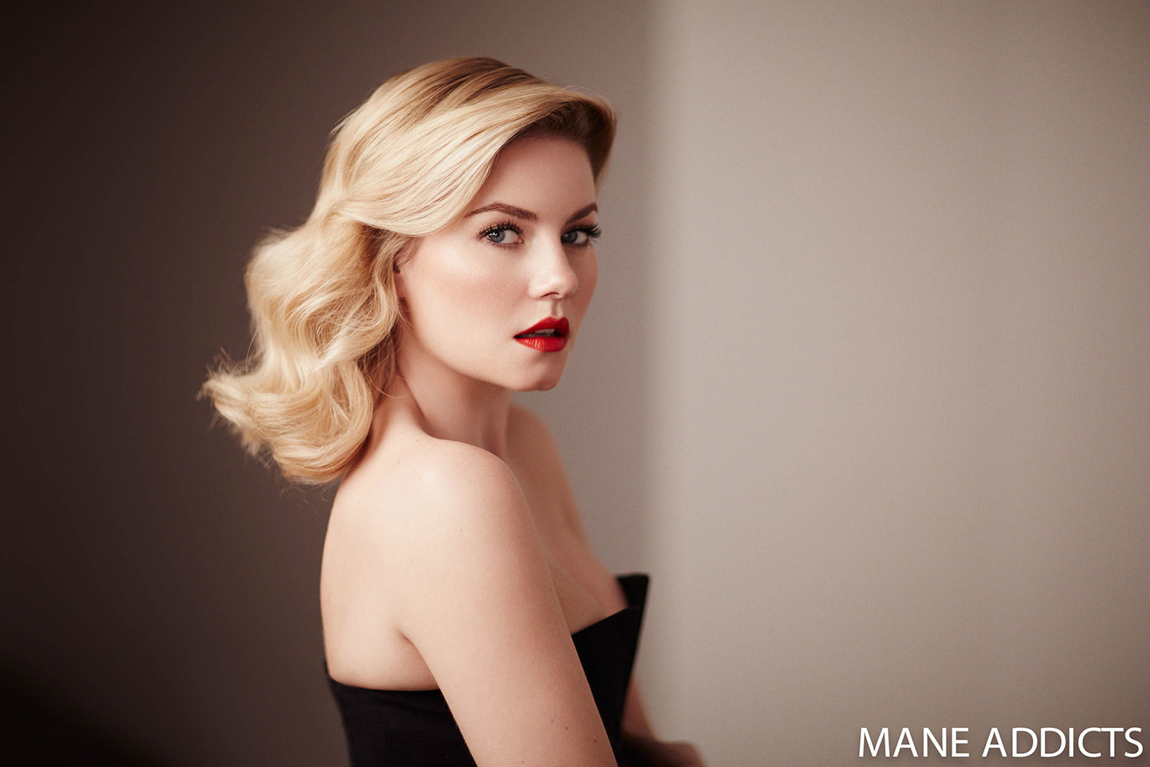 Elisha Cuthbert Elisha Cuthbert