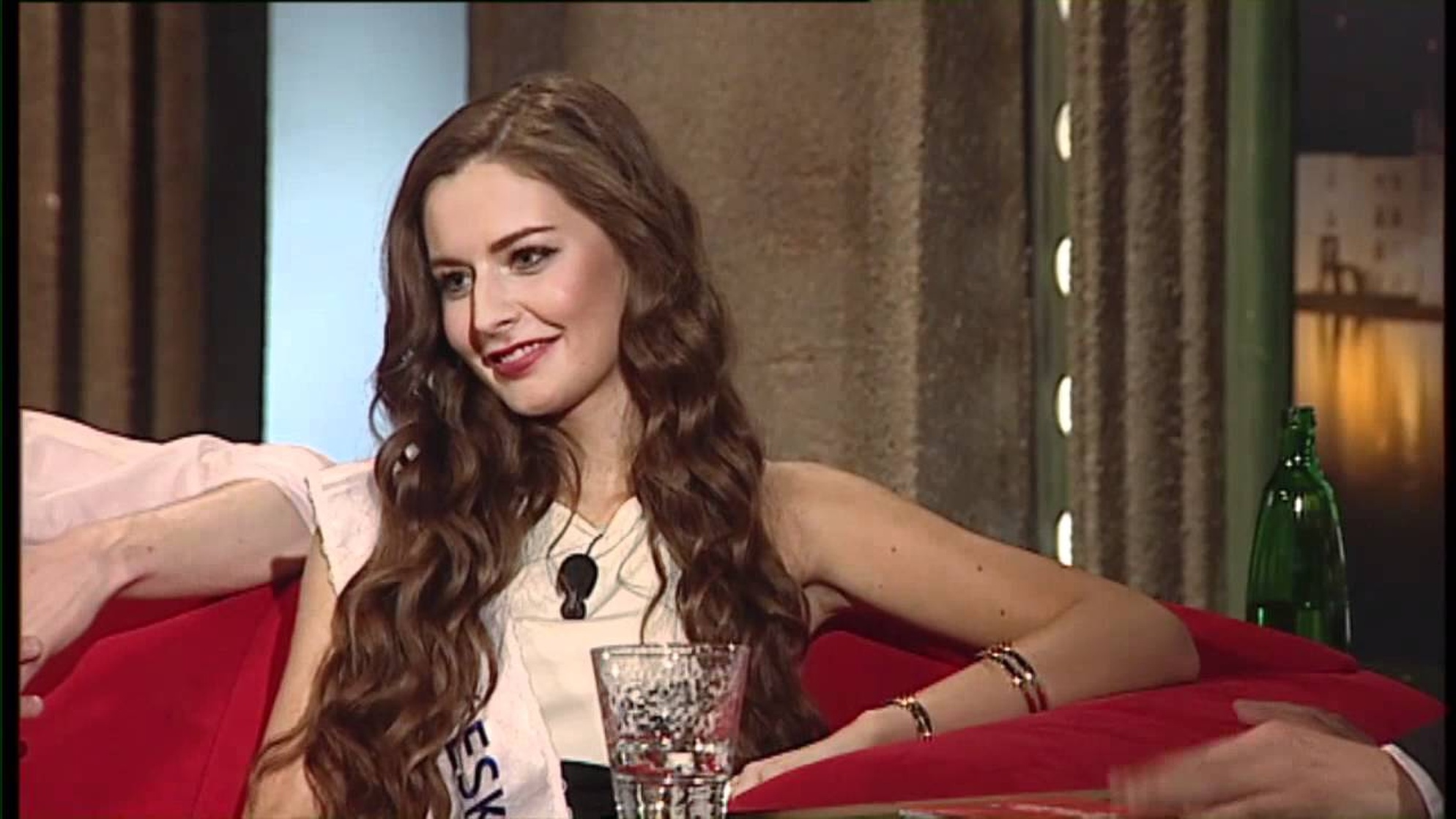 Show Jana Krause Show Jana Krause