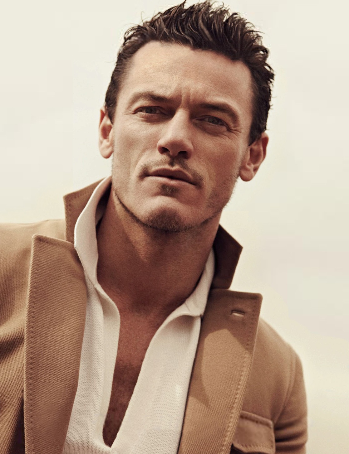 Picture of Luke Evans