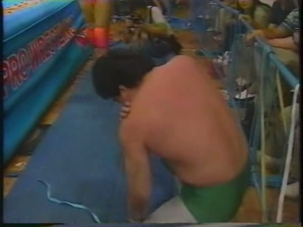Mitsuharu Misawa, Kenta Kobashi & Tsuyoshi Kikuchi vs. Akira Taue, Masanobu Fuchi & Yoshinari Ogawa (7/21/92)