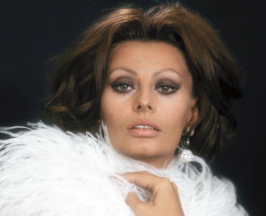 SOPHIA LOREN