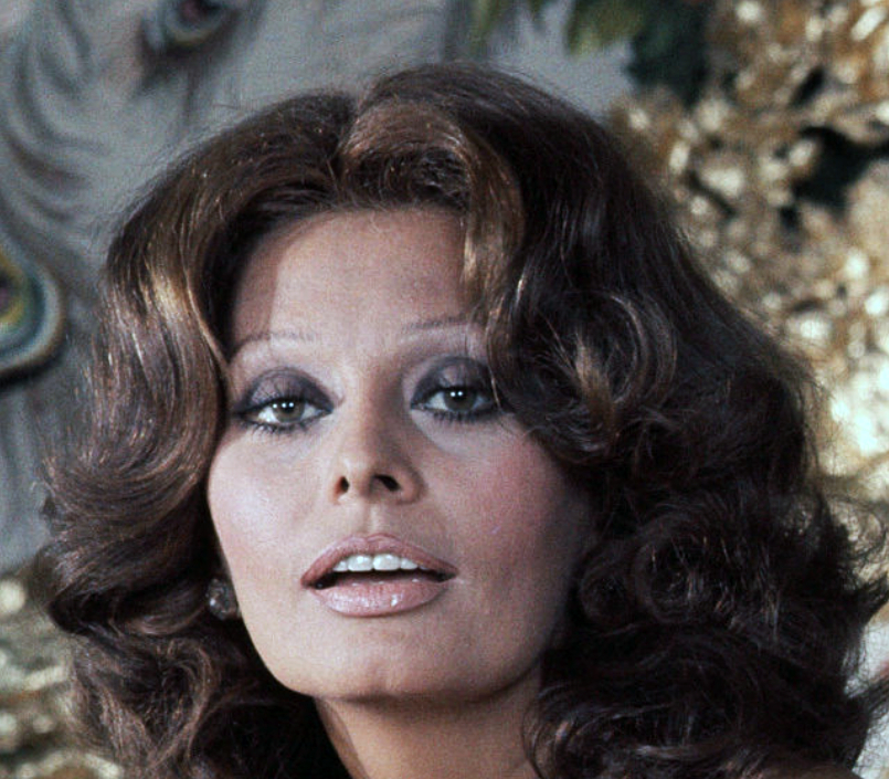 SOPHIA LOREN