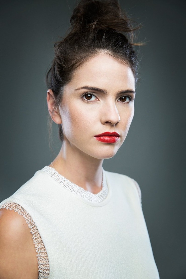 Shelley Hennig picture