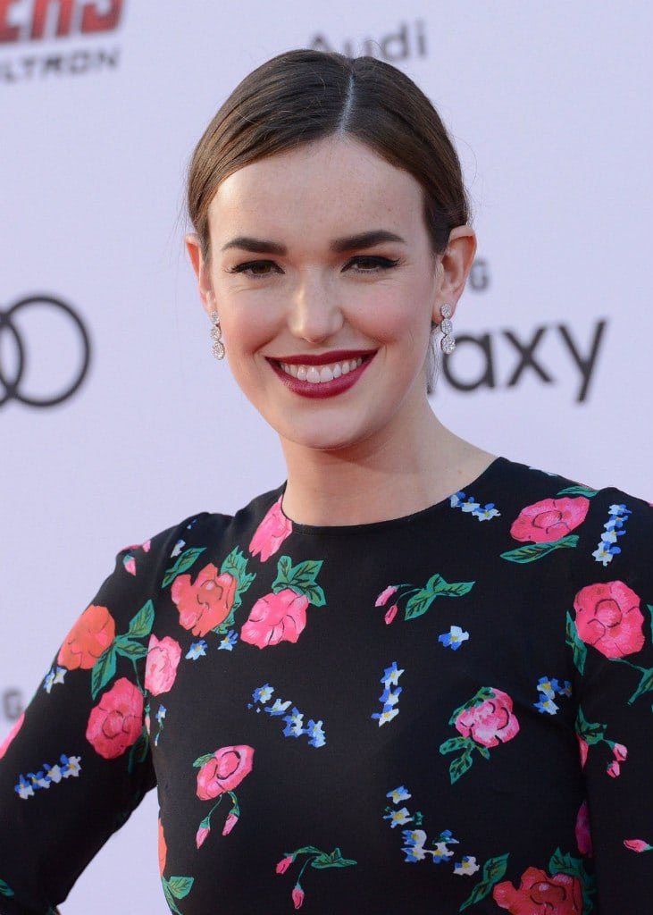 Next photo of Elizabeth Henstridge