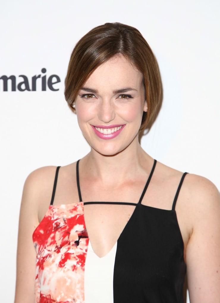 Picture of Elizabeth Henstridge