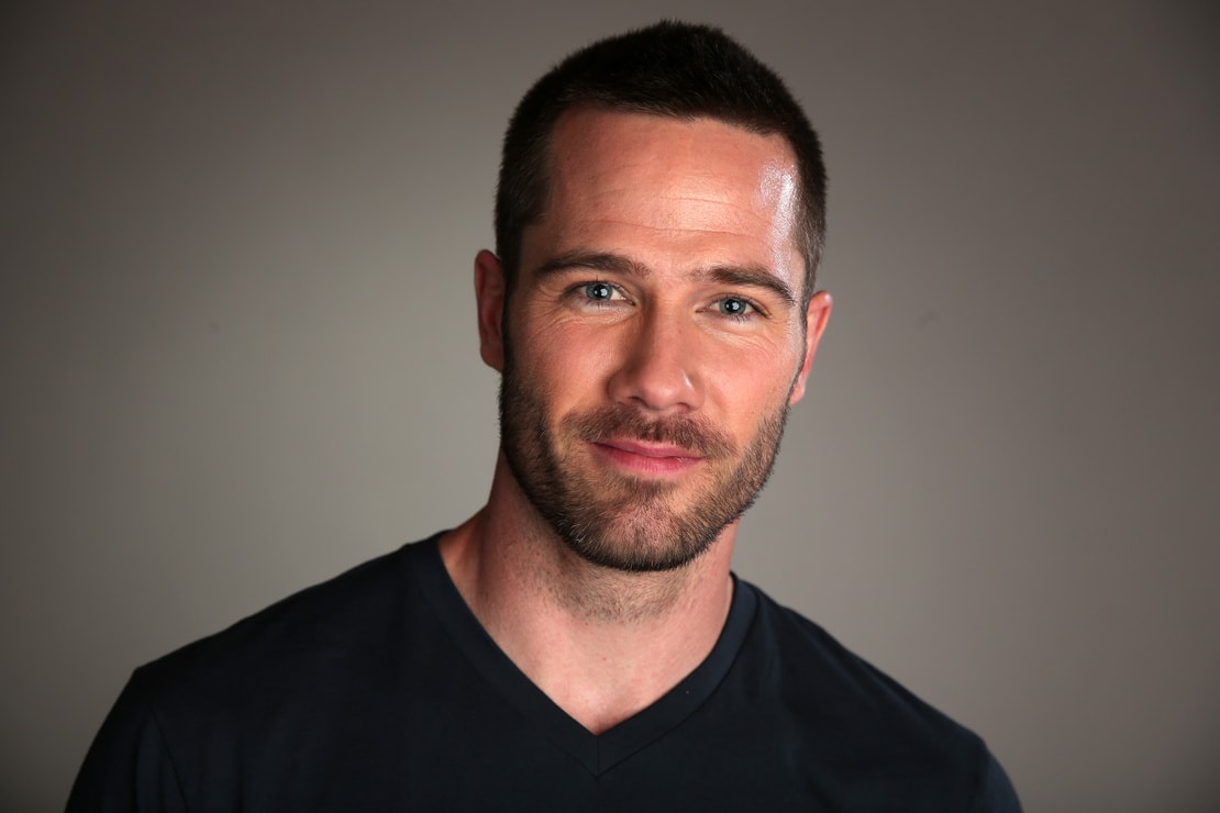 Next photo of Luke Macfarlane