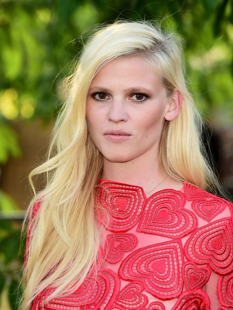 Picture of Lara Stone