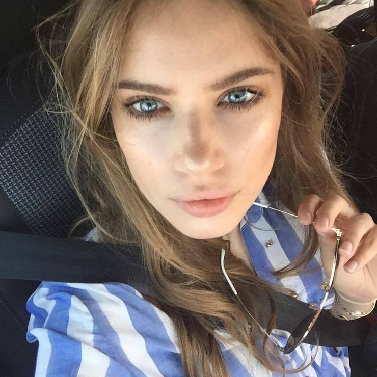 Xenia Tchoumitcheva picture