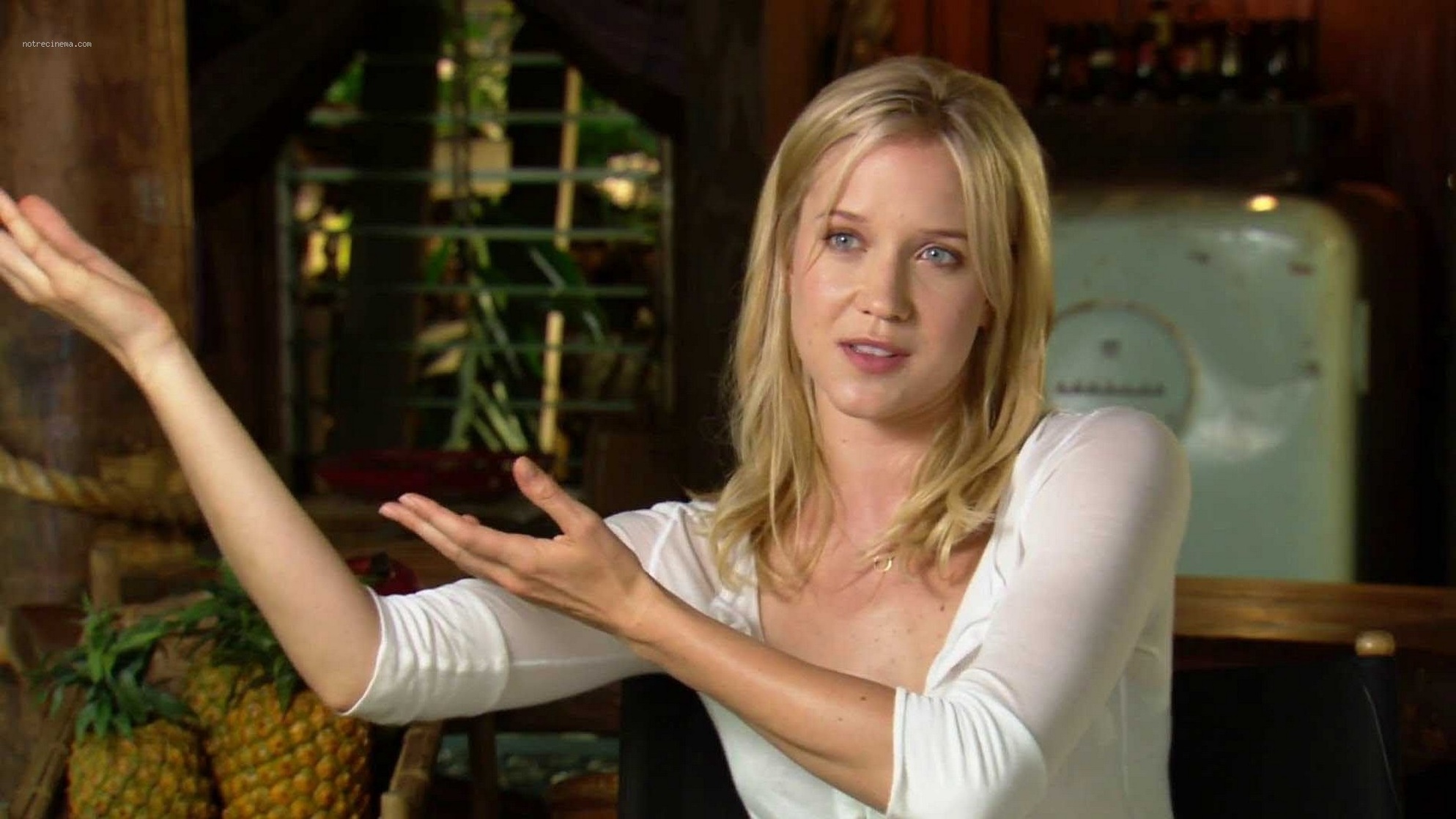 Jessy Schram Jessy Schram