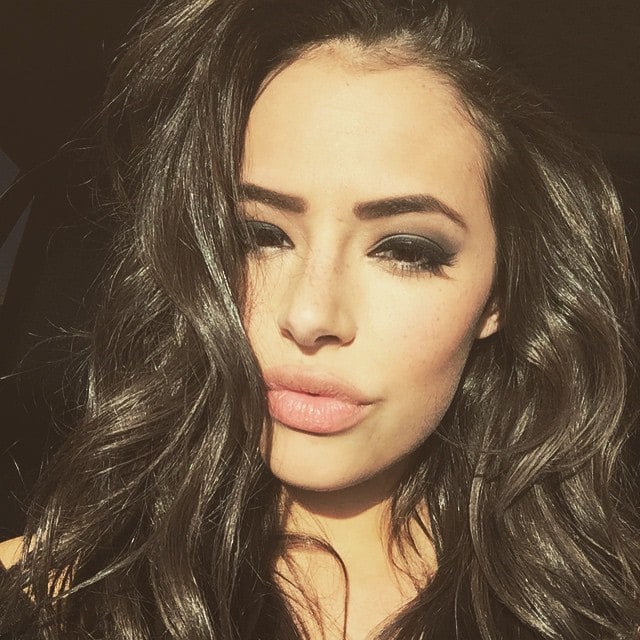 Next photo of Chloe Bridges