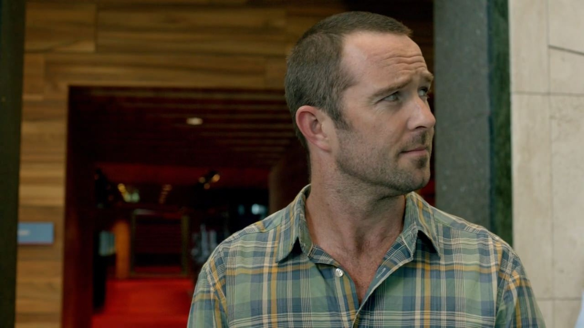 Sullivan Stapleton