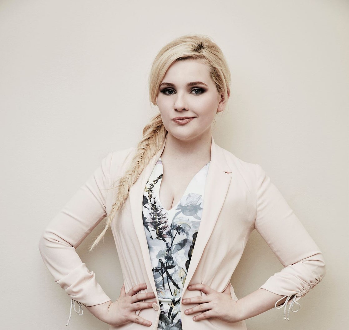 Abigail breslin clevage
