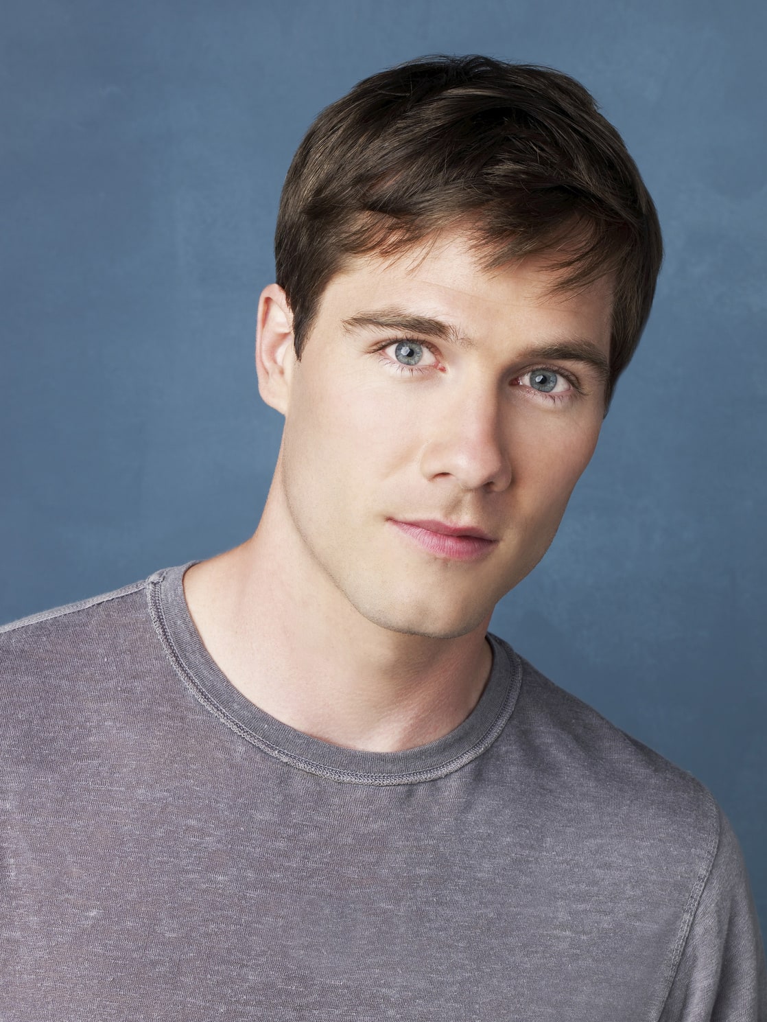 Luke's. Luke MACFARLANE. Актер Luke MACFARLANE. Люк МАКФАРЛЕЙН 2021. Люк МАКФАРЛЕЙН фото.