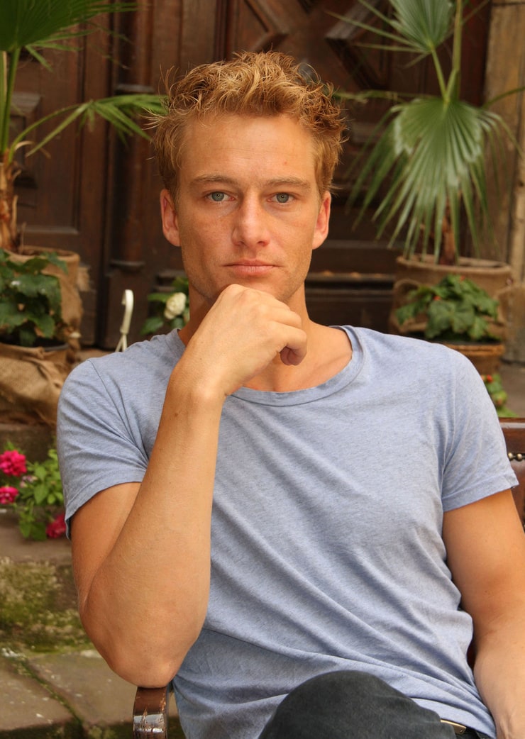 Alexander Fehling Image 