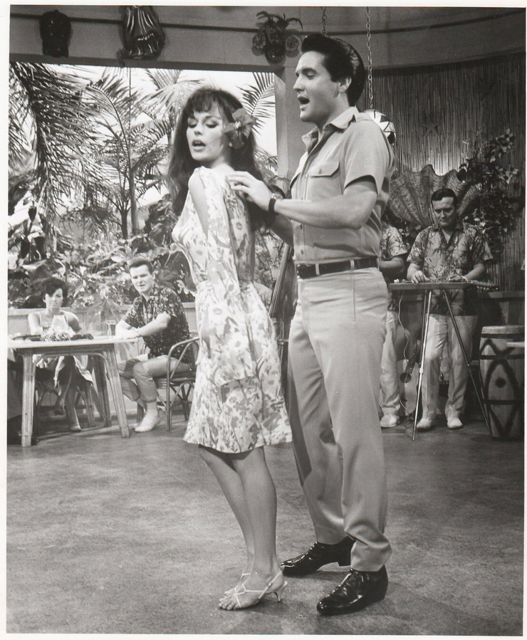 Marianna Hill, Elvis Presley