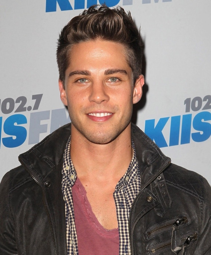 Picture of Dean Geyer