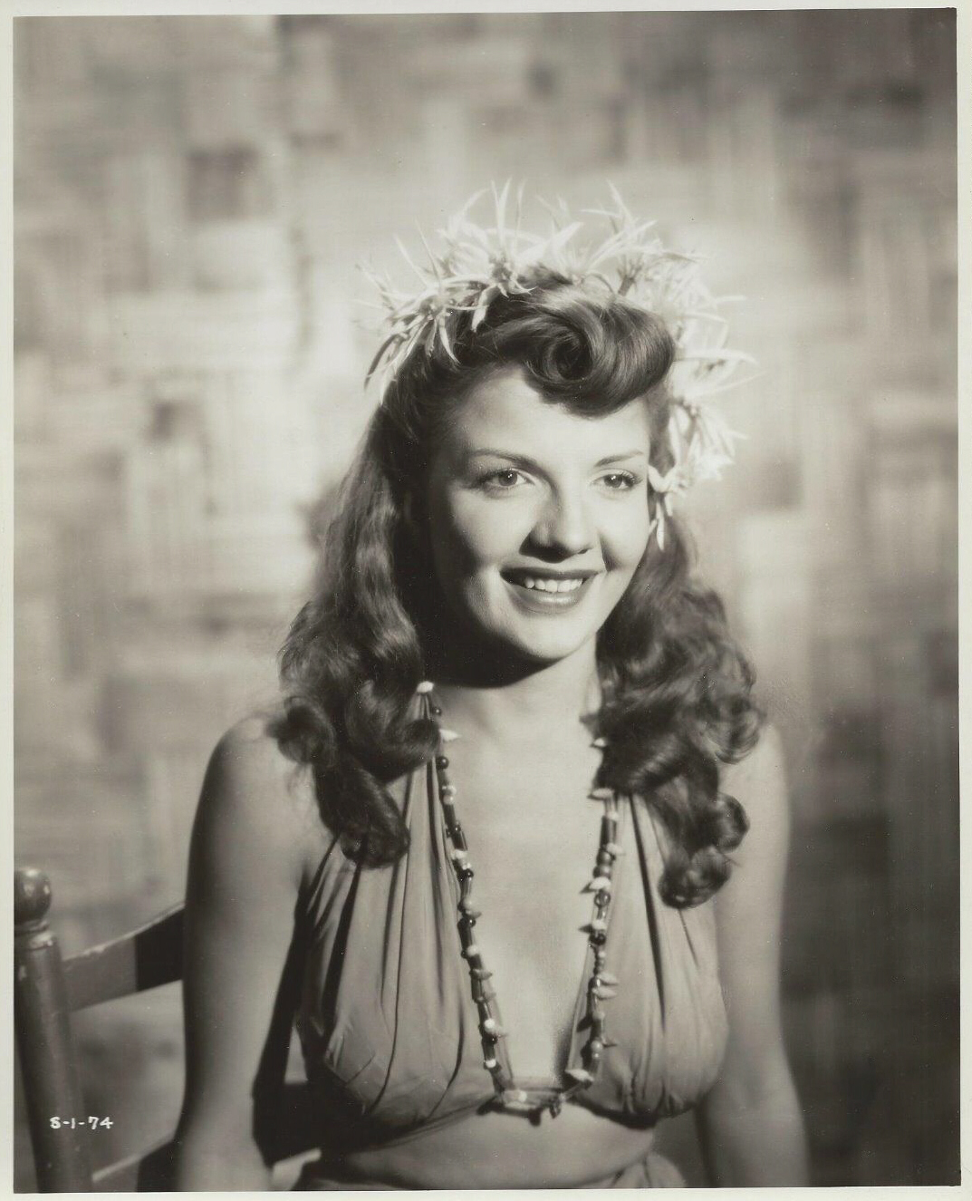 Queen of the Amazons (1946) Queen of the Amazons (1946)