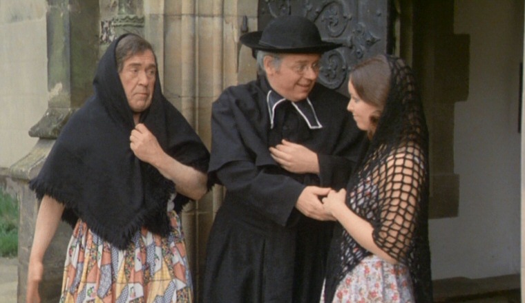 Carry on Emmannuelle Carry on Emmannuelle