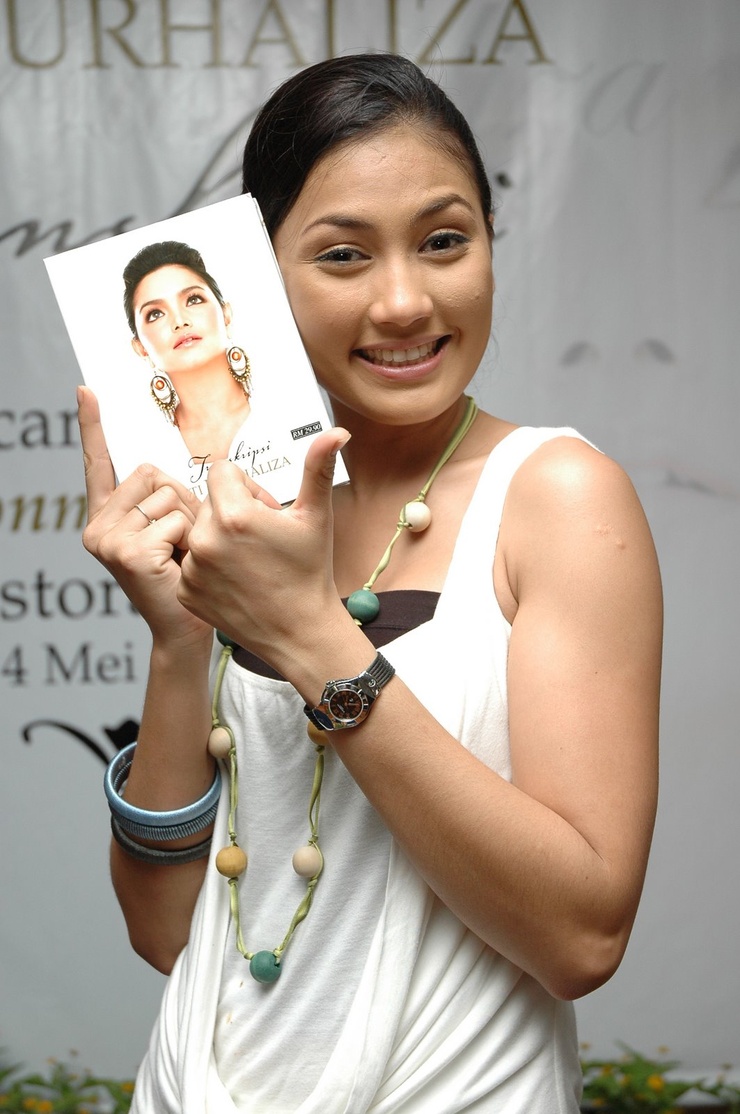 Image of Fasha Sandha