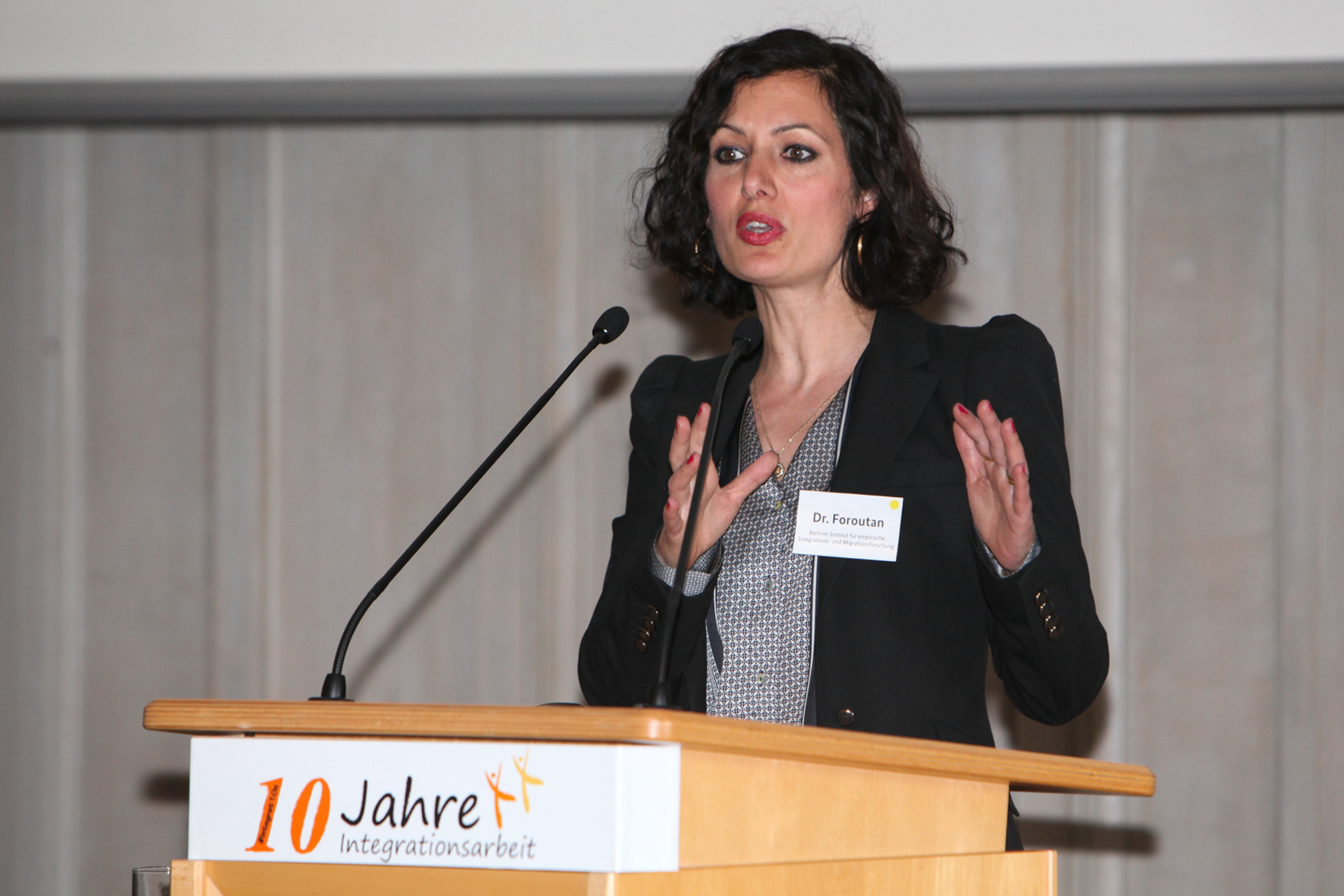 Naika Foroutan