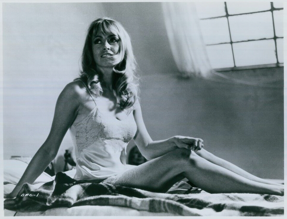 The Bird with the Crystal Plumage (1970)