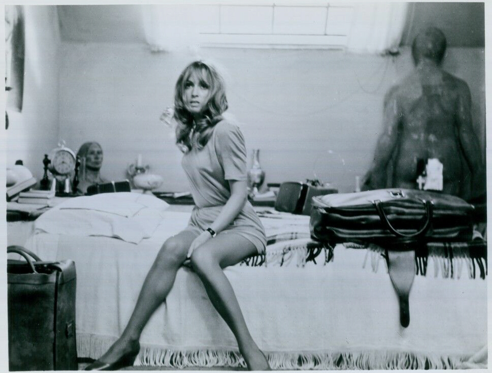 The Bird with the Crystal Plumage (1970)