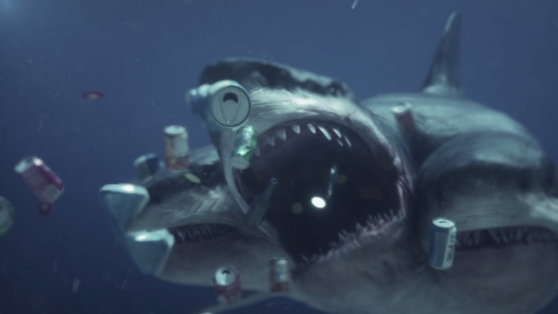 Нападение пятиглавой. Нападение трёхголовой акулы 2015.