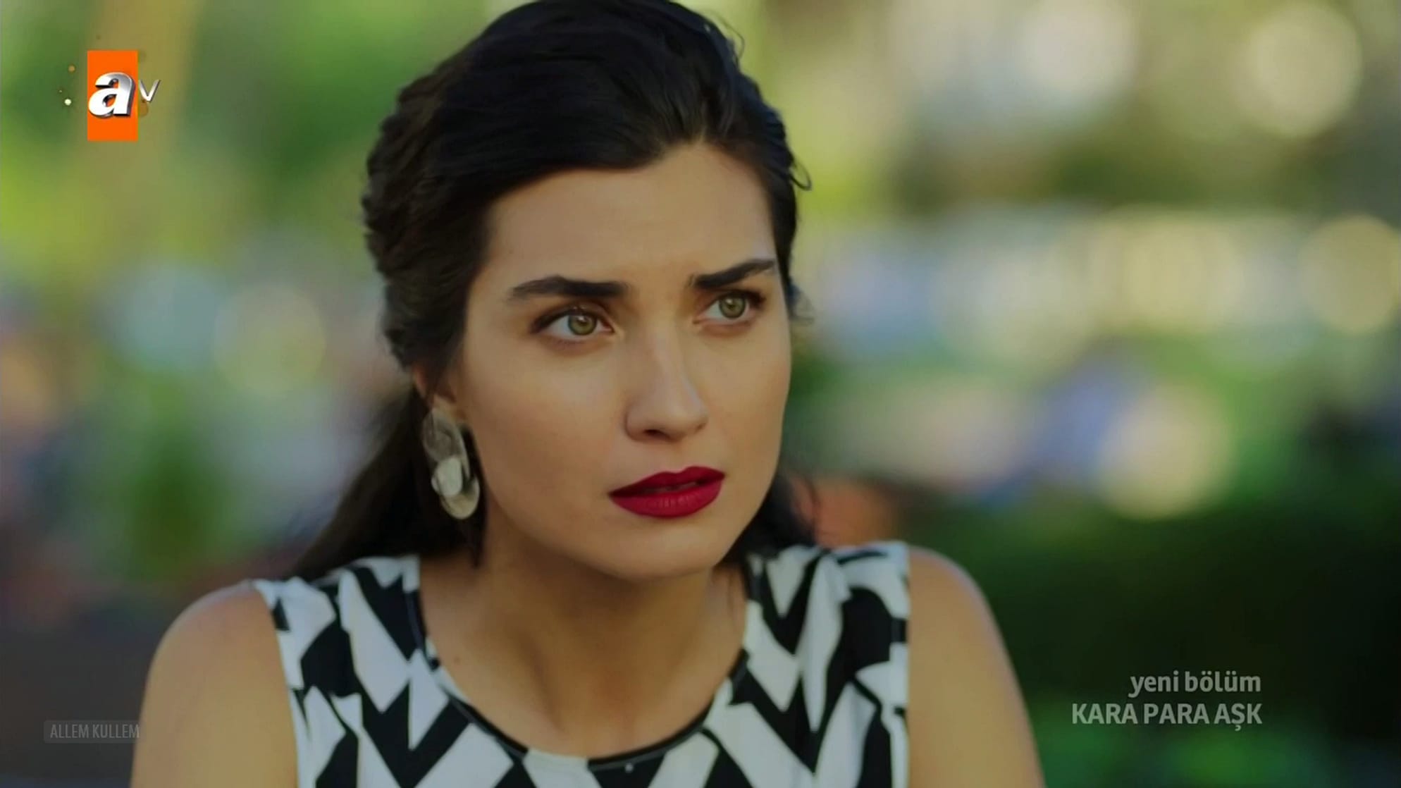 Tuba Büyüküstün