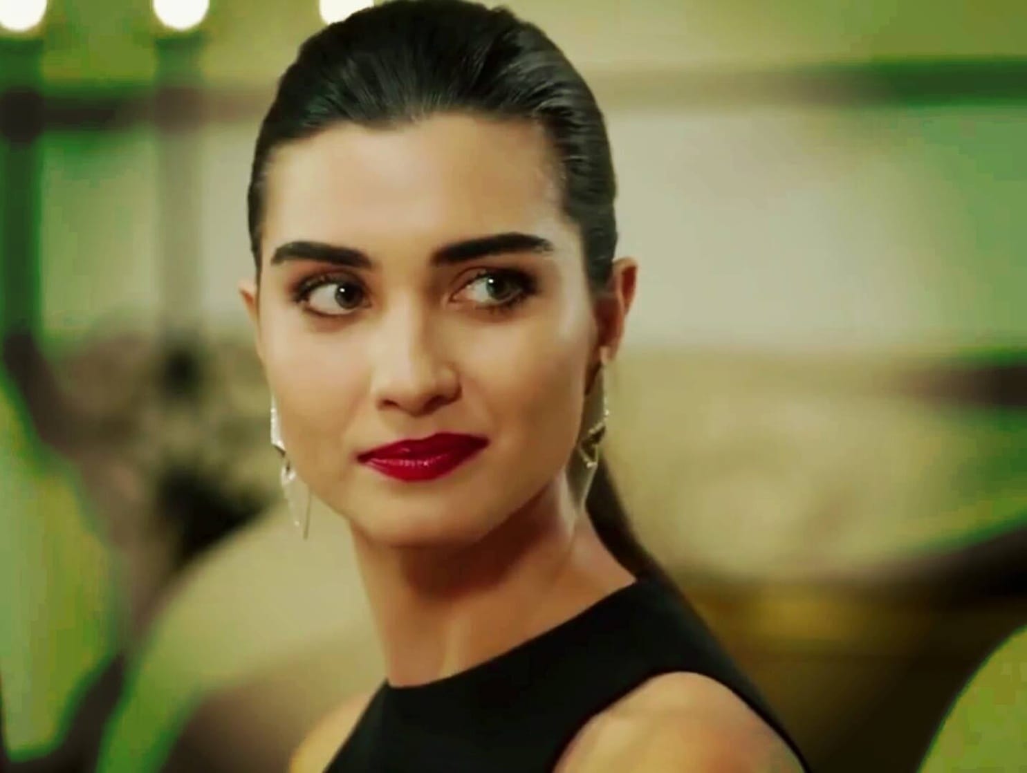 Tuba Büyüküstün