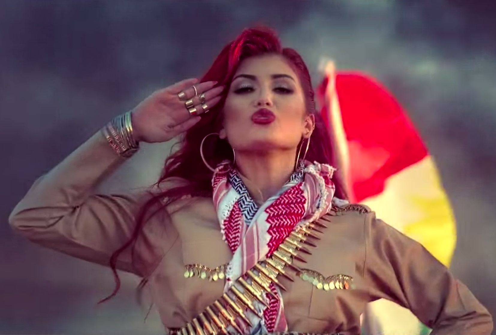 Muhammed al salim ft helly luv moshtagelak. Хелли песни. Helly luv в платье. Helly luv. Хелли песни.