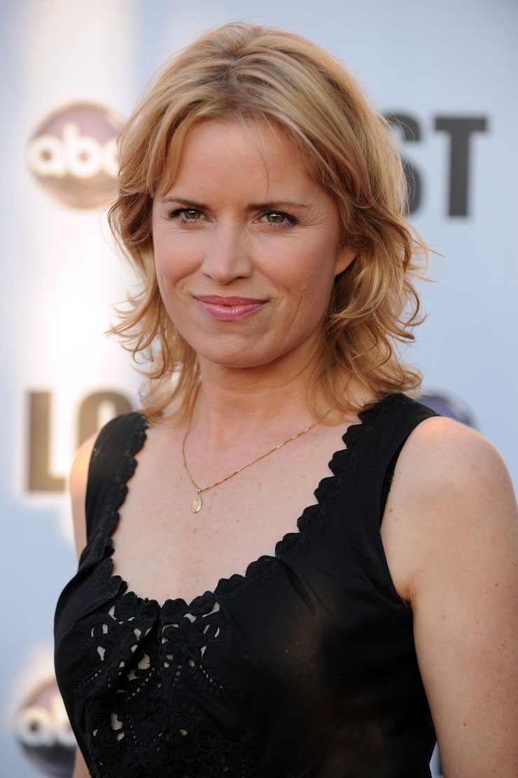 Kim dickens hot