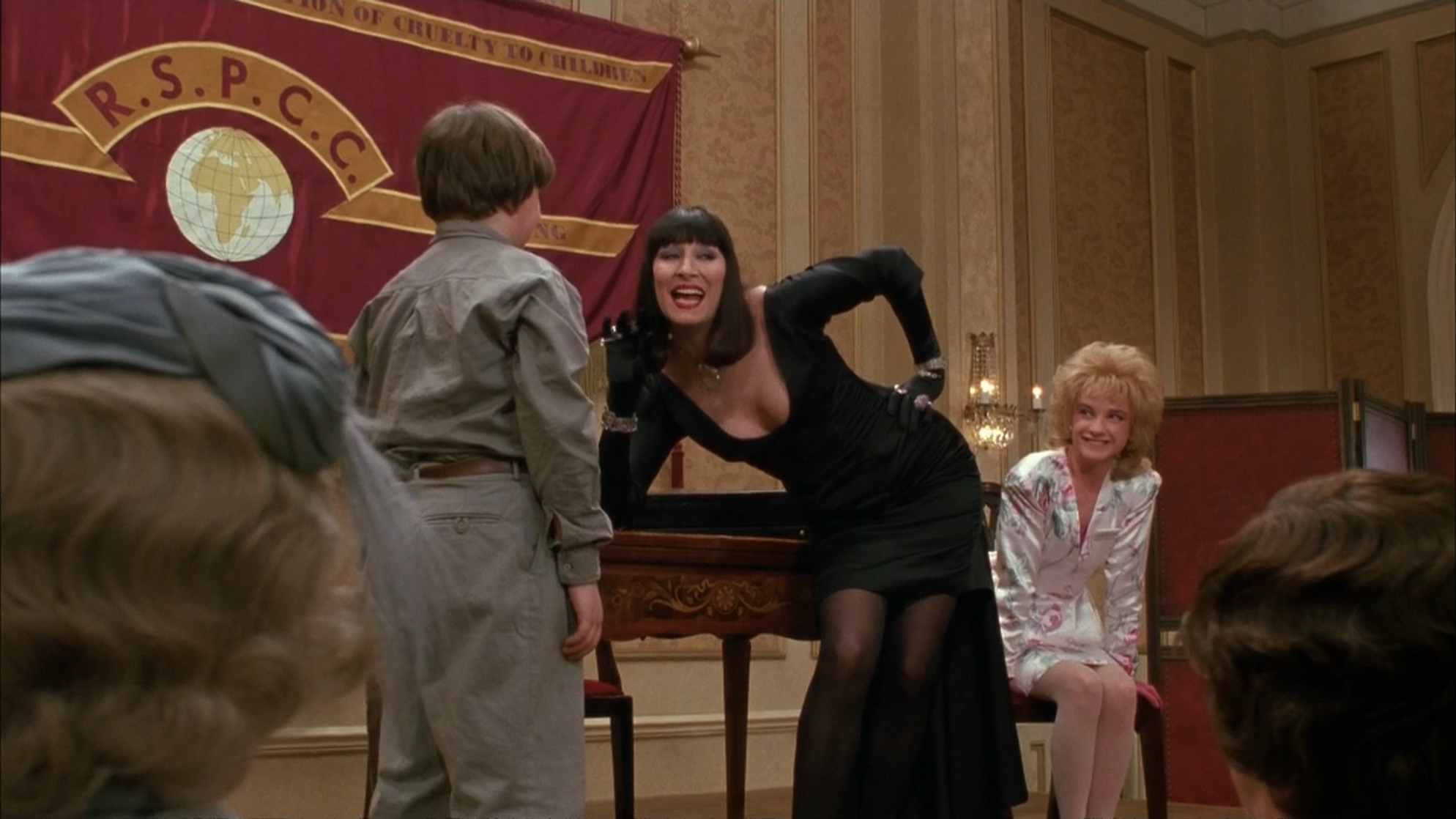The Witches (1990) The Witches (1990)