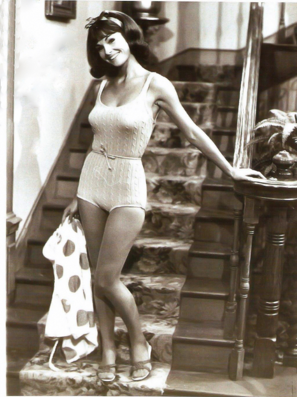Lori Saunders Lori Saunders