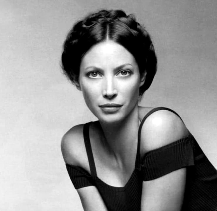Picture of Christy Turlington.