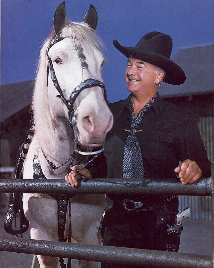 Ковбой 2024 года. Американская актриса на коне. Уильям Бойд (актёр). Кинчем лошадь реальные фото. Хопалонг фото.