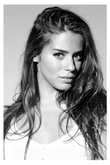 Next photo of Lorenza Izzo