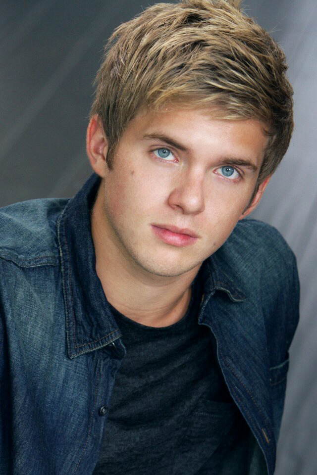 Picture of Chris Brochu