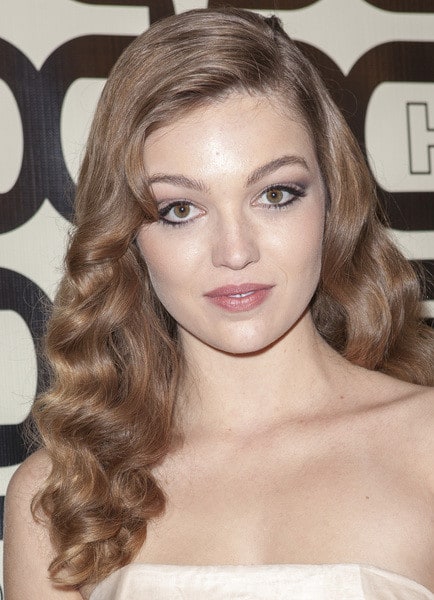 Lili Simmons.