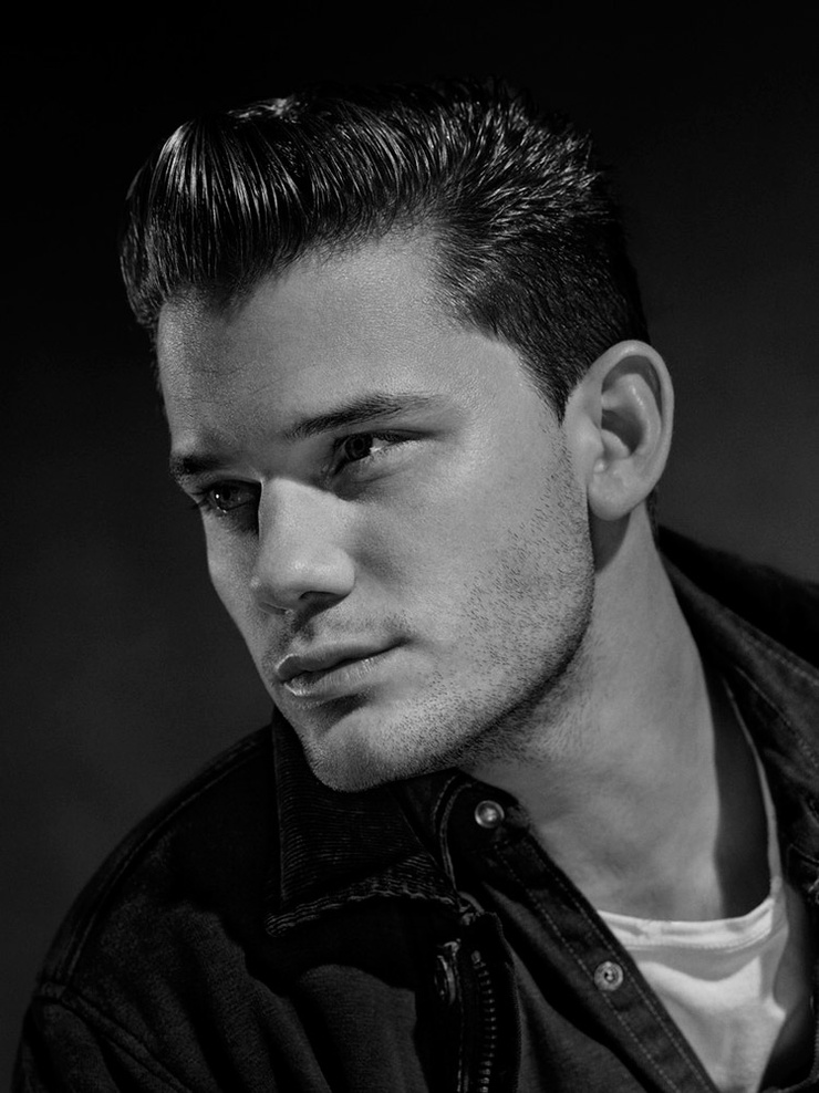 Jeremy Irvine image