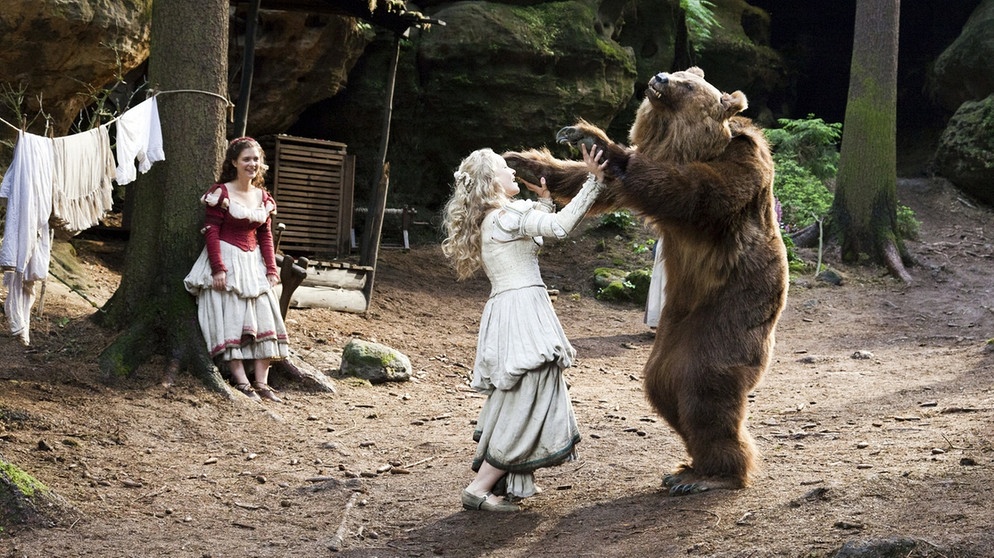 Snow White and Rose Red picture